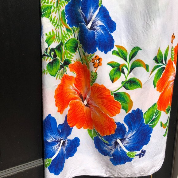 Women's Beach Vacation Hawaii Cover Up Sarong Wrap Floral Print White Blue Red - Picture 3 of 10